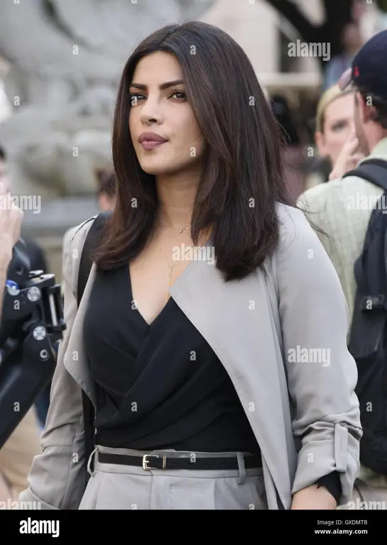 Priyanka Chopra dalam film War